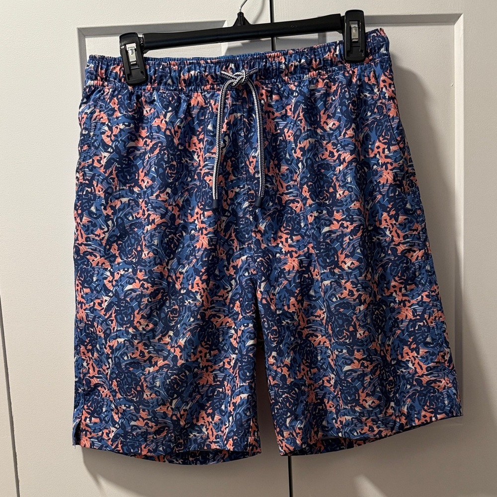 Peter Millar Men's Seaside Blue and Pink Patterned Board Shorts size M